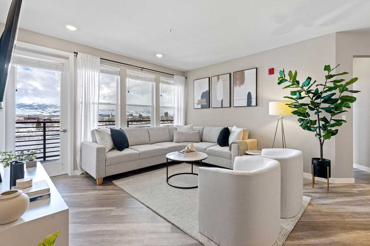 375 Harbour Cove Drive - Photo 2 of 102