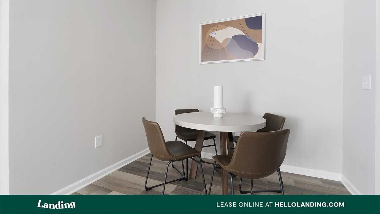 302 Constitution Ave - Photo 7 of 50