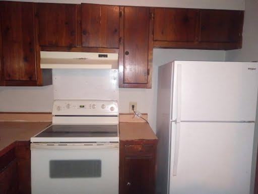 1972 Comstock Ave - Photo 3 of 9