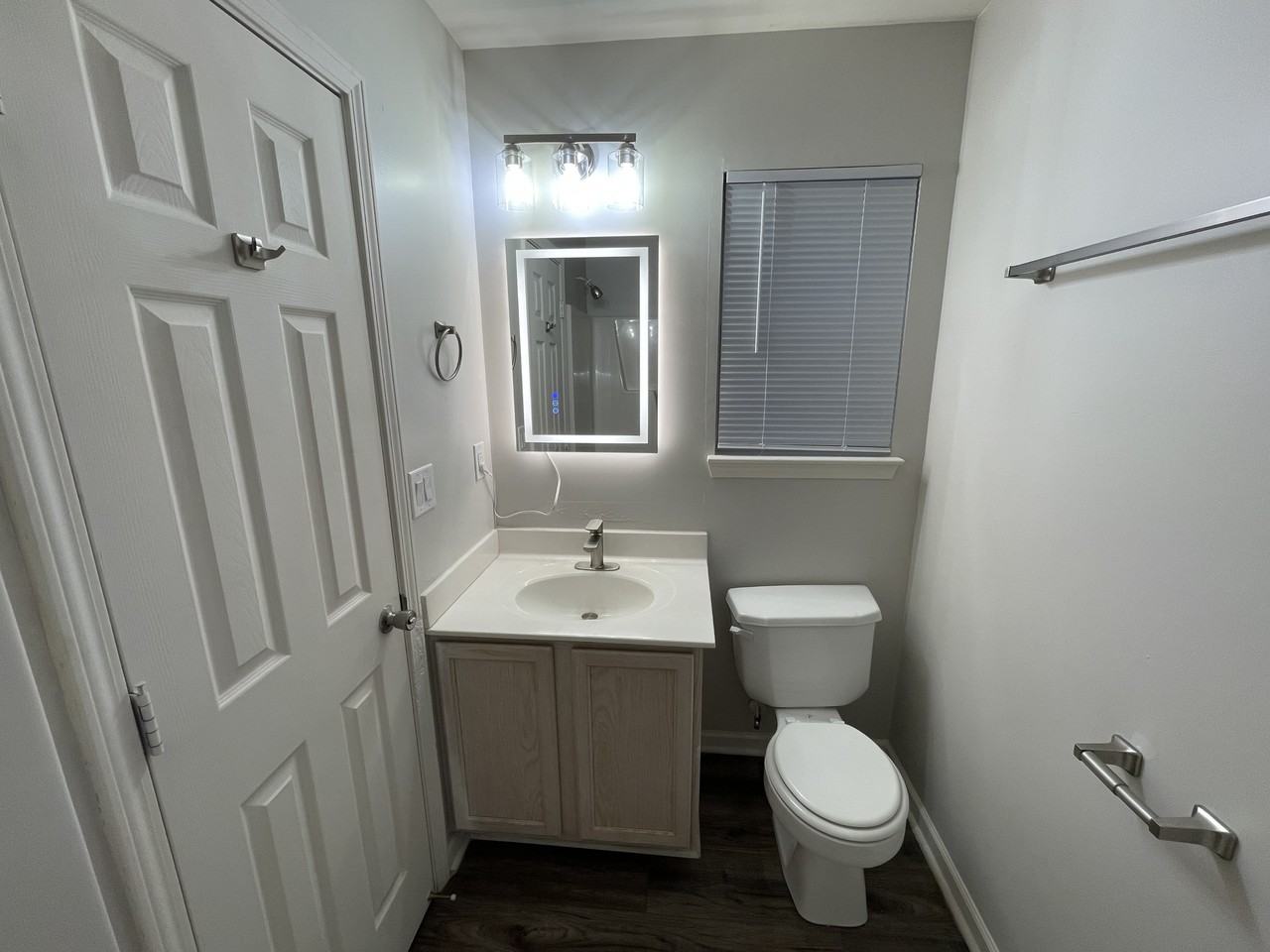 220 Campus Dr #H - Photo 3 of 5
