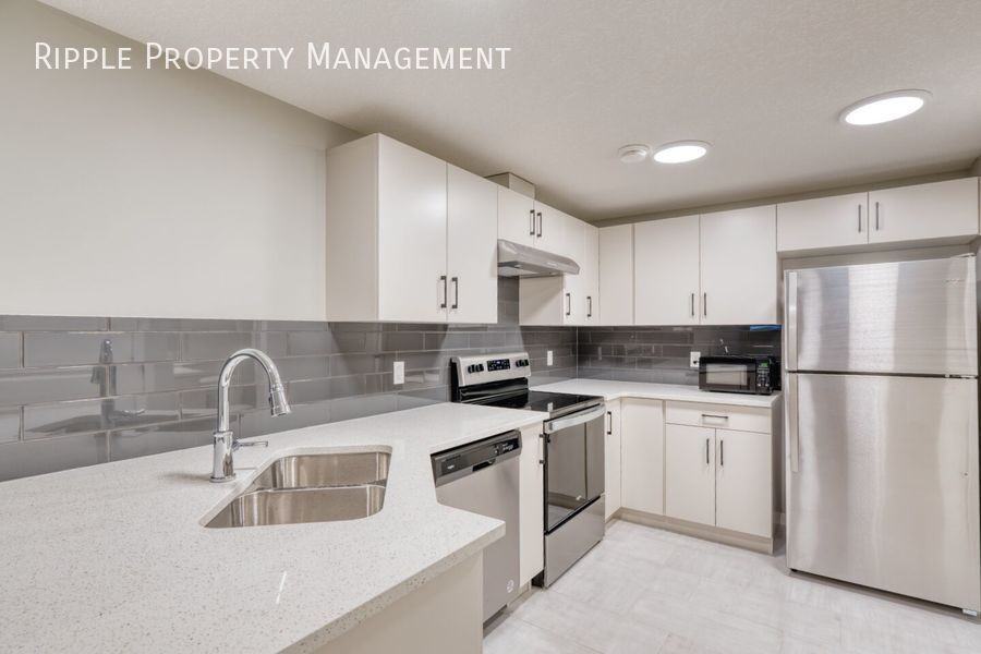 149 Arbour Lake Hill Nw - Photo 3 of 10