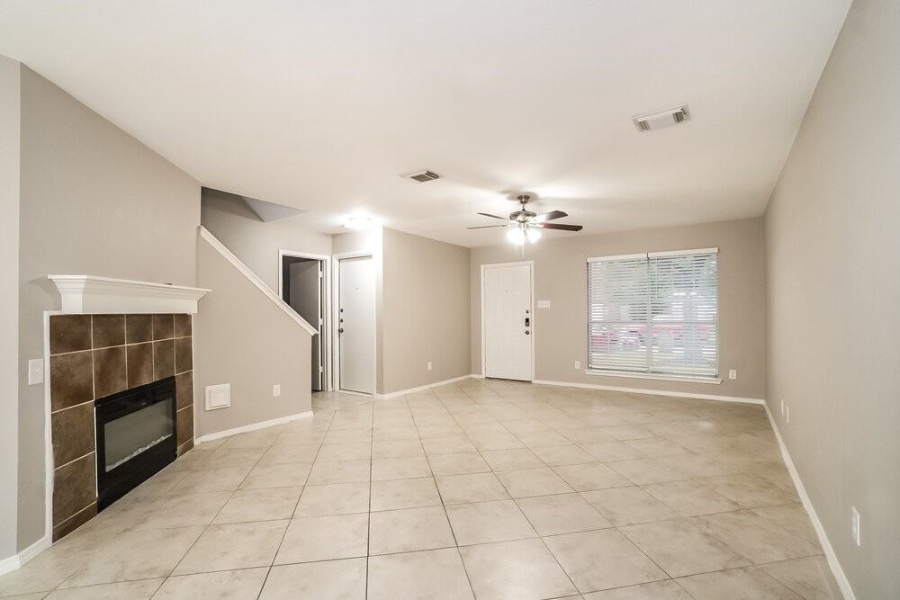6507 Briargate Trl - Photo 4 of 17