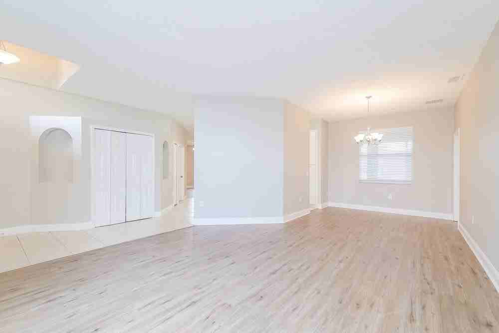 552 Viceroy Court - Photo 3 of 16