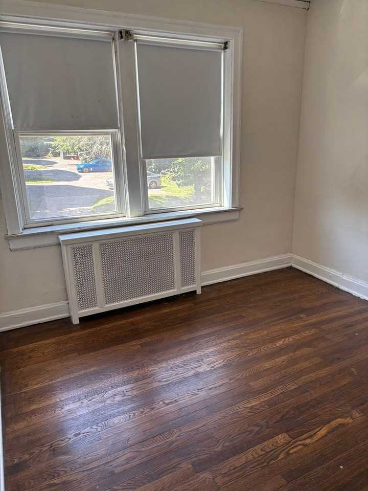 STRATFORD - Photo 5 of 5