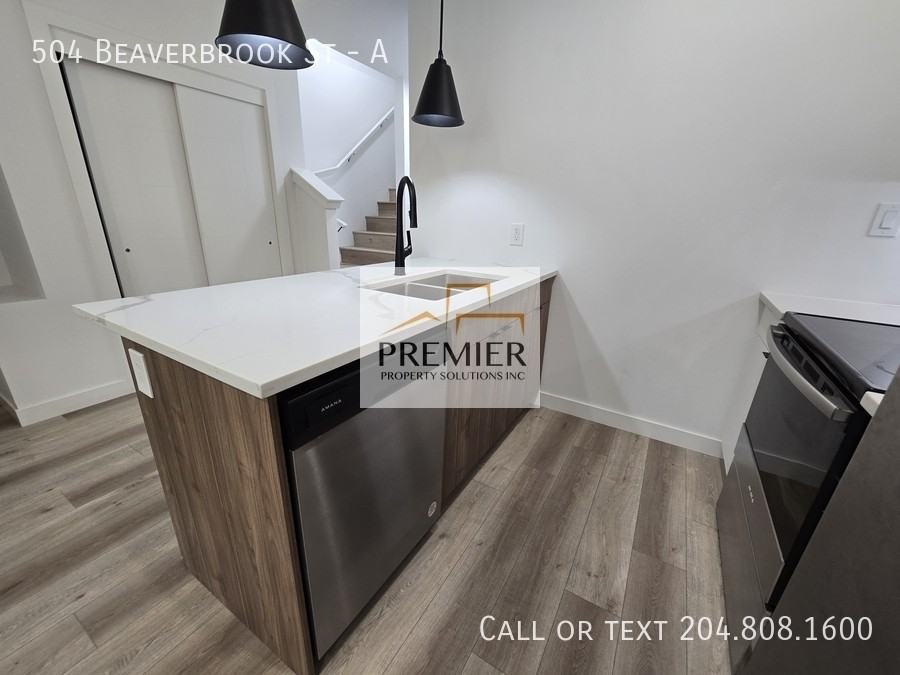 504 Beaverbrook St #A - Photo 3 of 10
