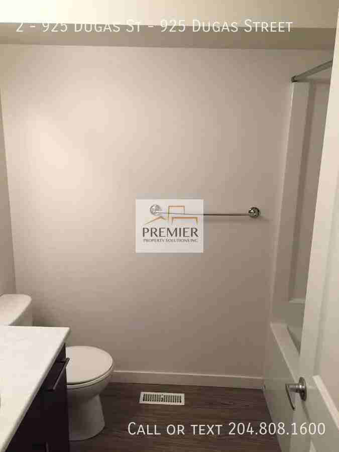 925 - 925 Dugas St - Photo 3 of 8