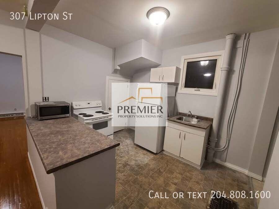 307 Lipton St - Photo 3 of 10