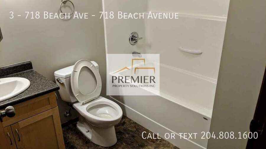 718 - 718 Beach Ave - Photo 2 of 8