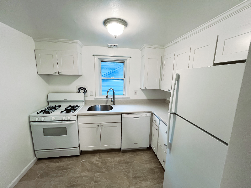 27 8th Ave #1 - Photo 2 of 12