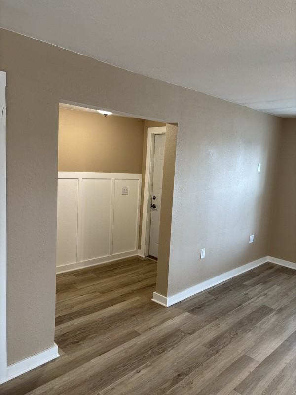 210 Cole St - Photo 3 of 20