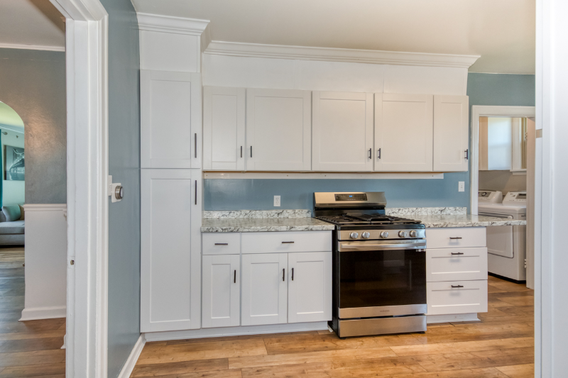 127 E 14th St #1 - Photo 4 of 17