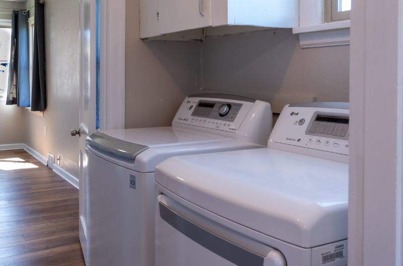 127 E 14th St #1 - Photo 7 of 17