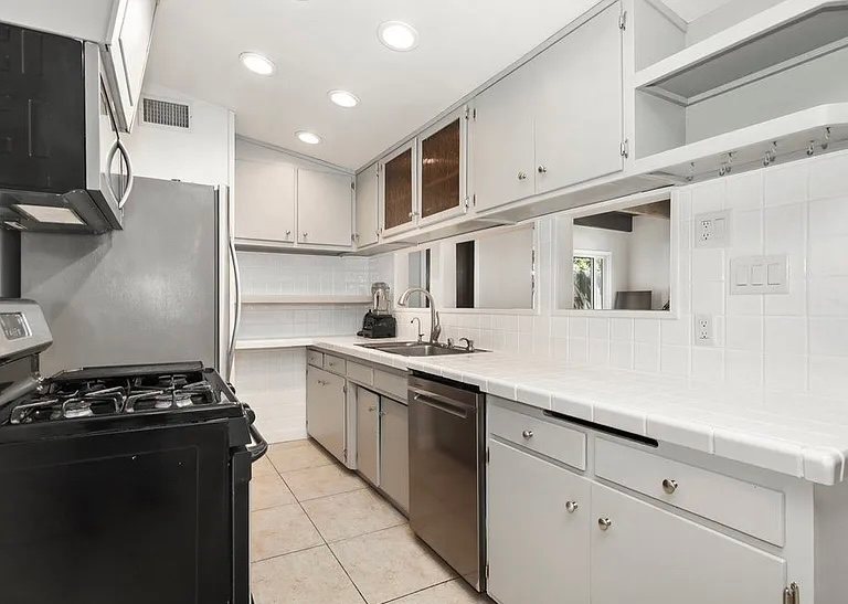 1229 Kilson Dr - Photo 3 of 7