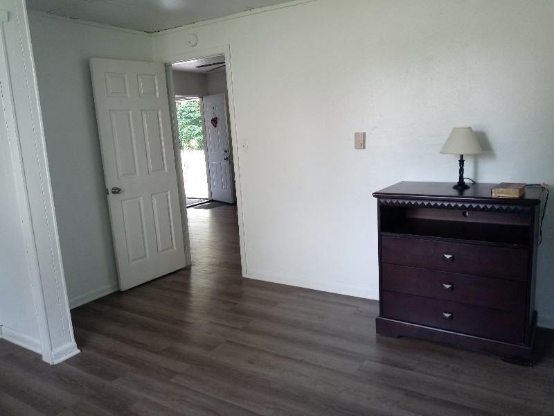 400 Broadway St #B - Photo 2 of 6