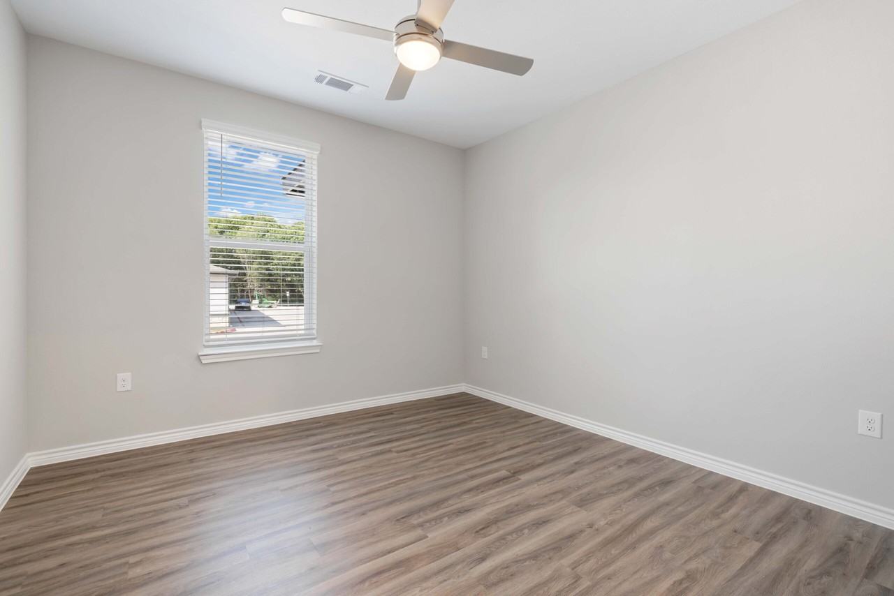 The Crossing at Clear Creek - Photo 2 of 41