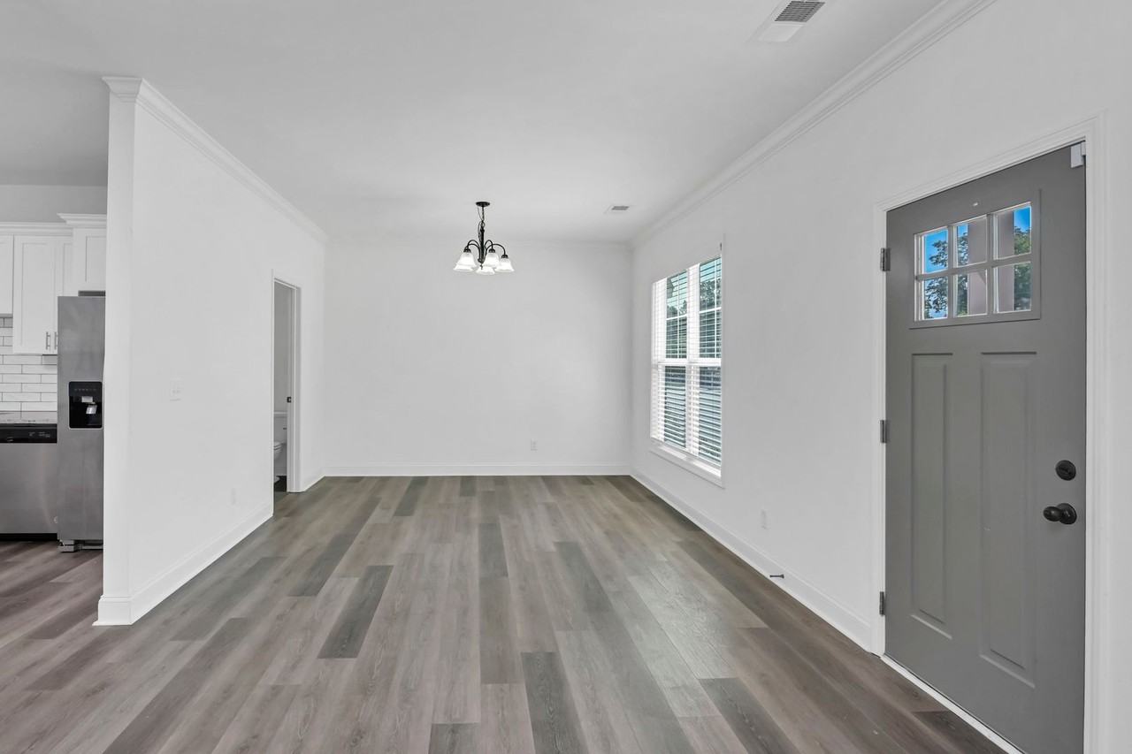 2035 Rosewood Dr - Photo 7 of 36