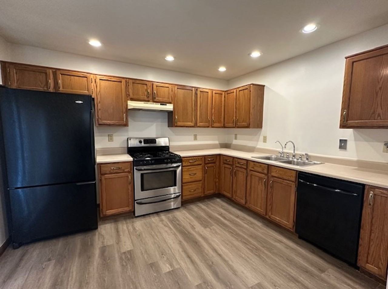 2160 Galaxy Dr - Photo 6 of 15