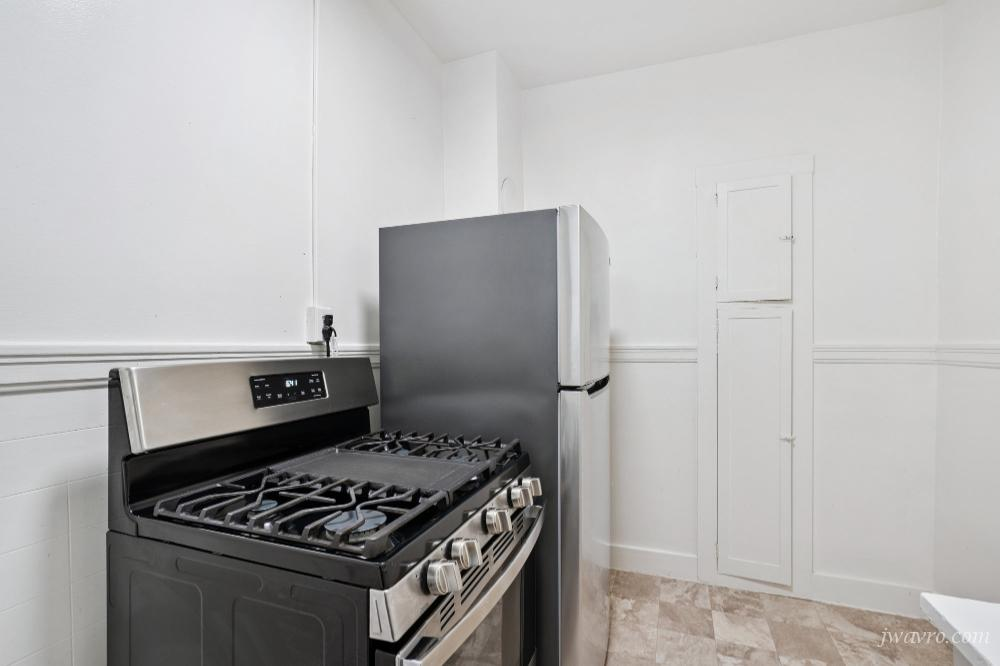 Taylor Street & Bernard Street - Photo 2 of 17