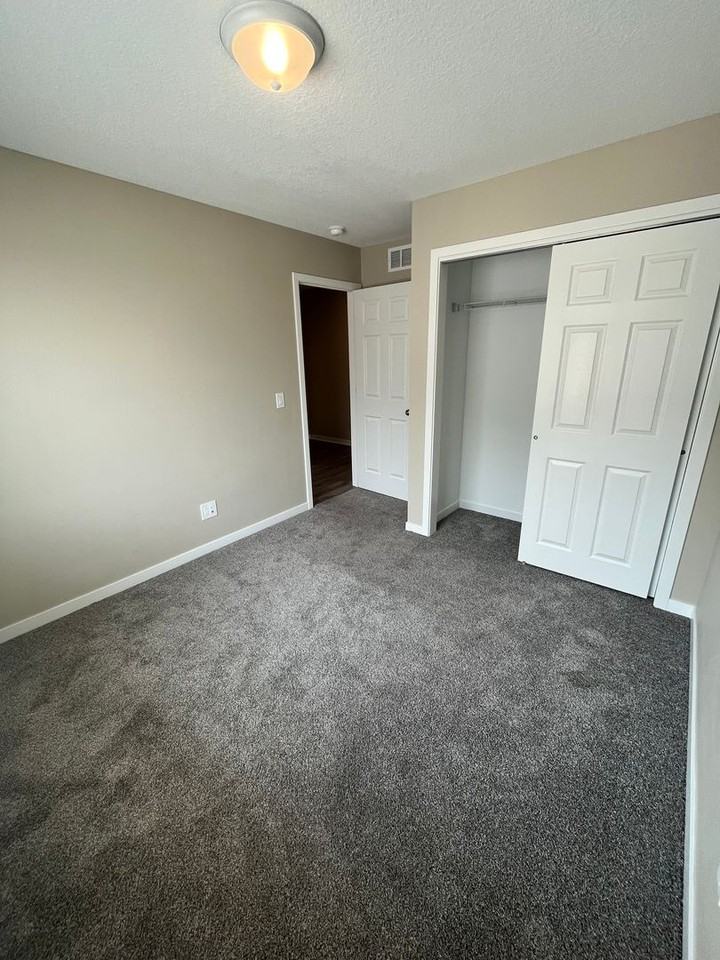 1665 20th Ave Se - Photo 5 of 25