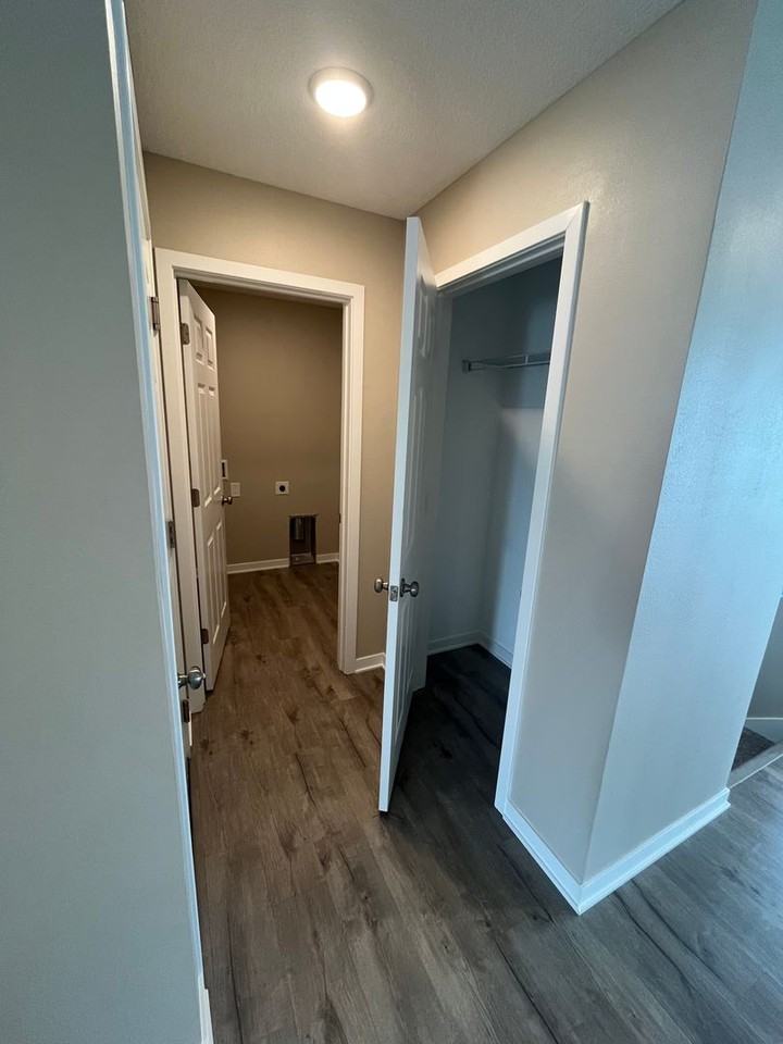 1665 20th Ave Se - Photo 7 of 25