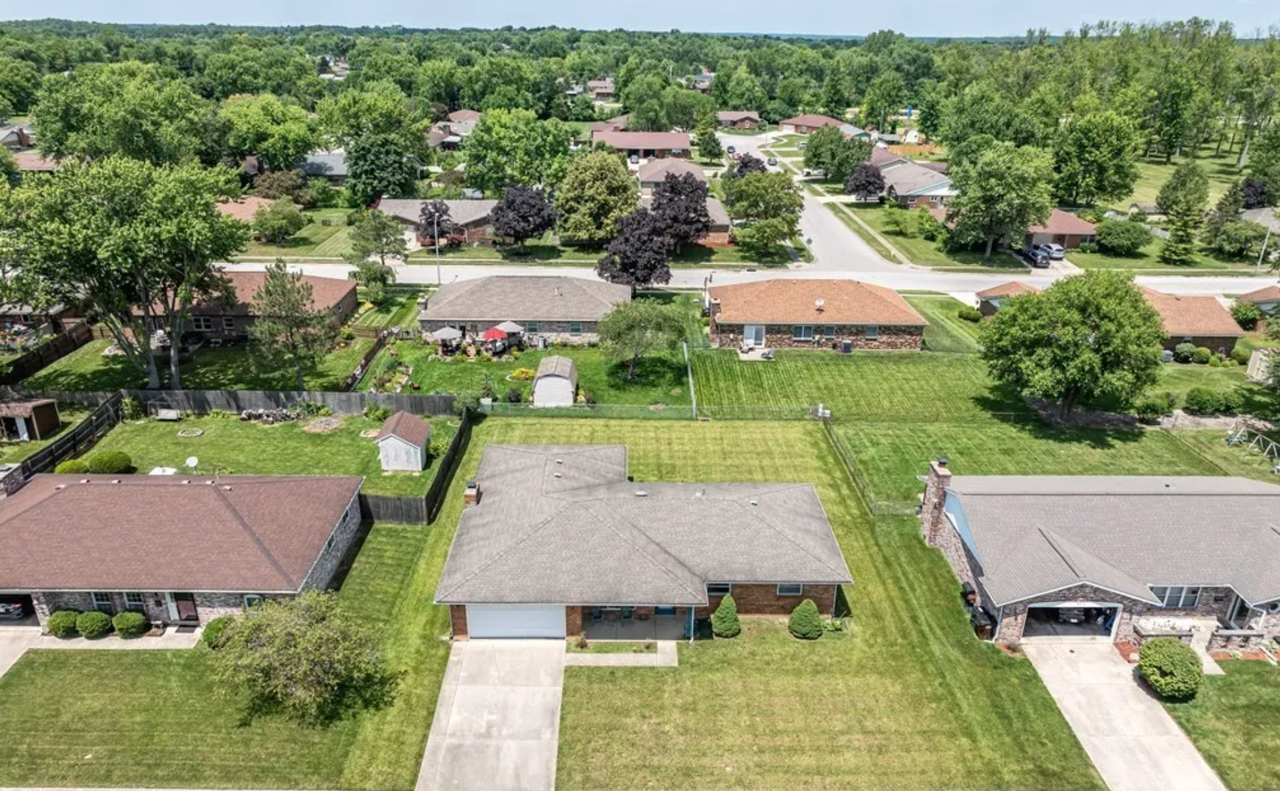 4017 Caprice Rd #NA - Photo 3 of 34