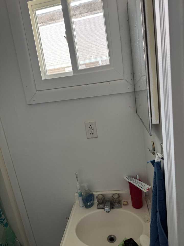 125 Benham St #4 - Photo 7 of 12