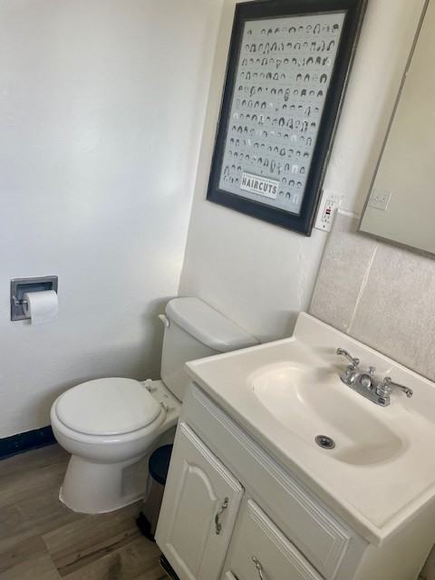 4068 Oakcrest Dr #B - Photo 3 of 9