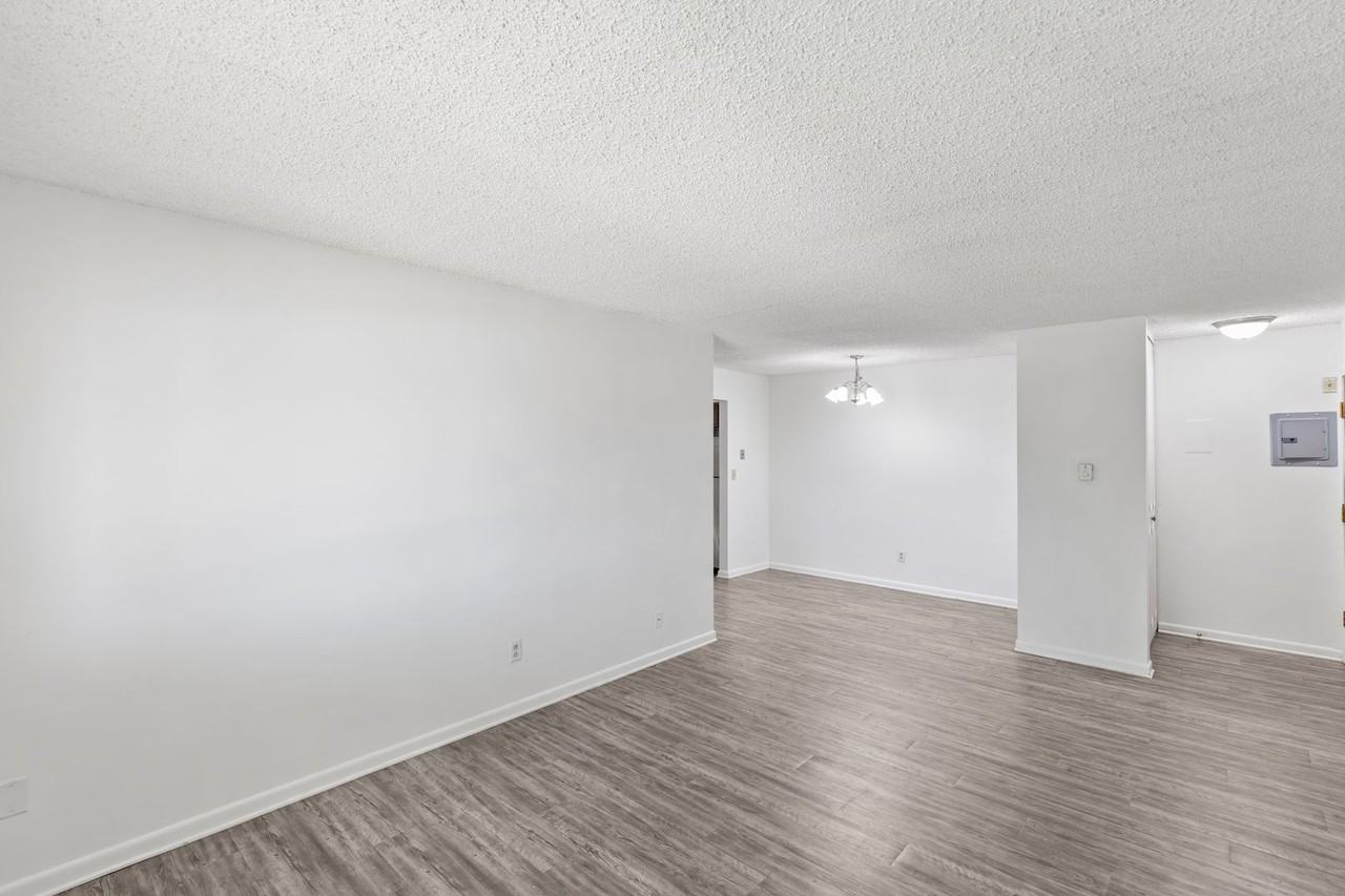 Crestview Apartments (Crestview 23 LLC) - Photo 5 of 12