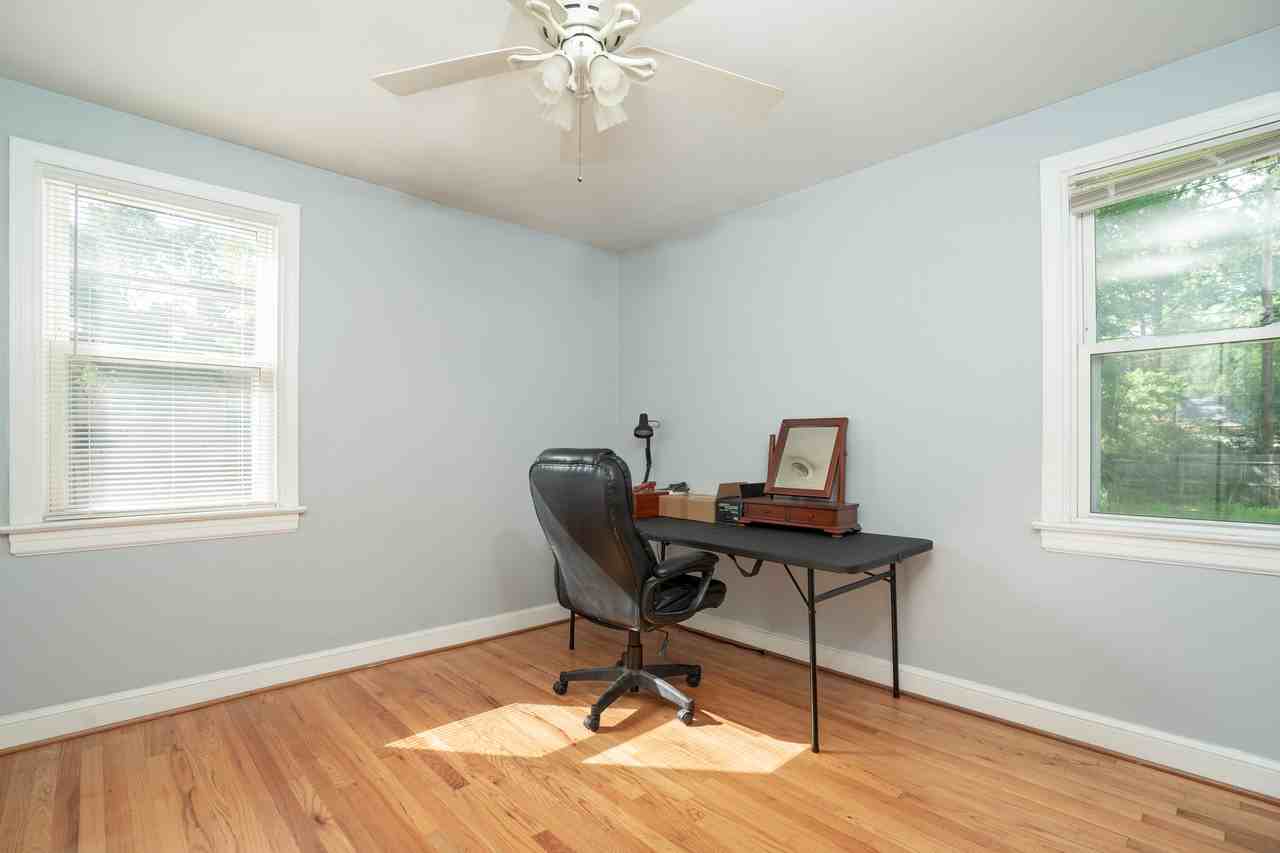 5206 Lee Ave - Photo 4 of 25