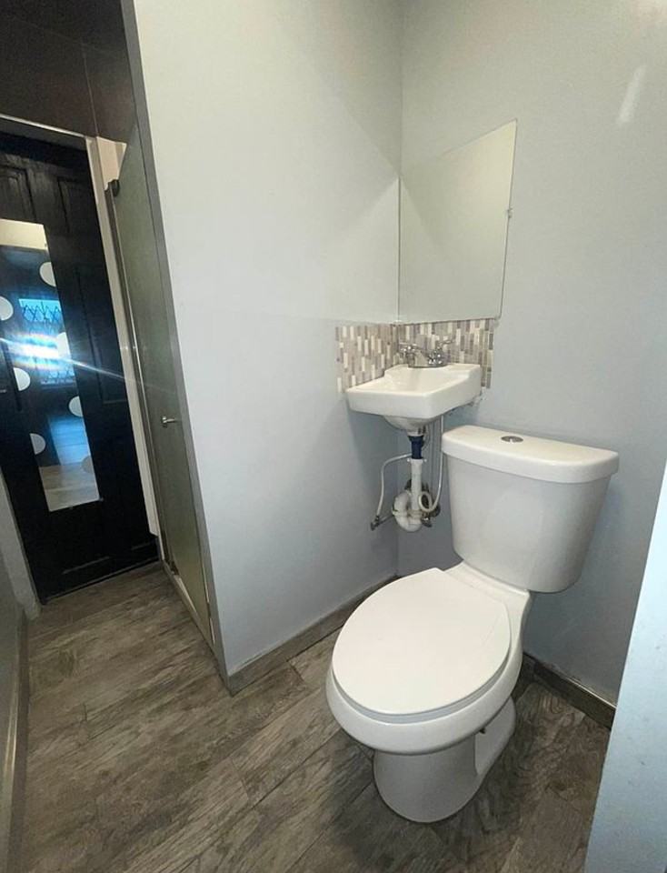 735 Hancock St #3B - Photo 5 of 5