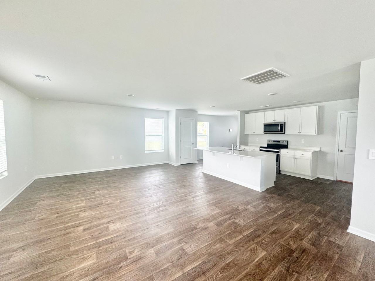 194 Windsong Dr - Photo 3 of 17