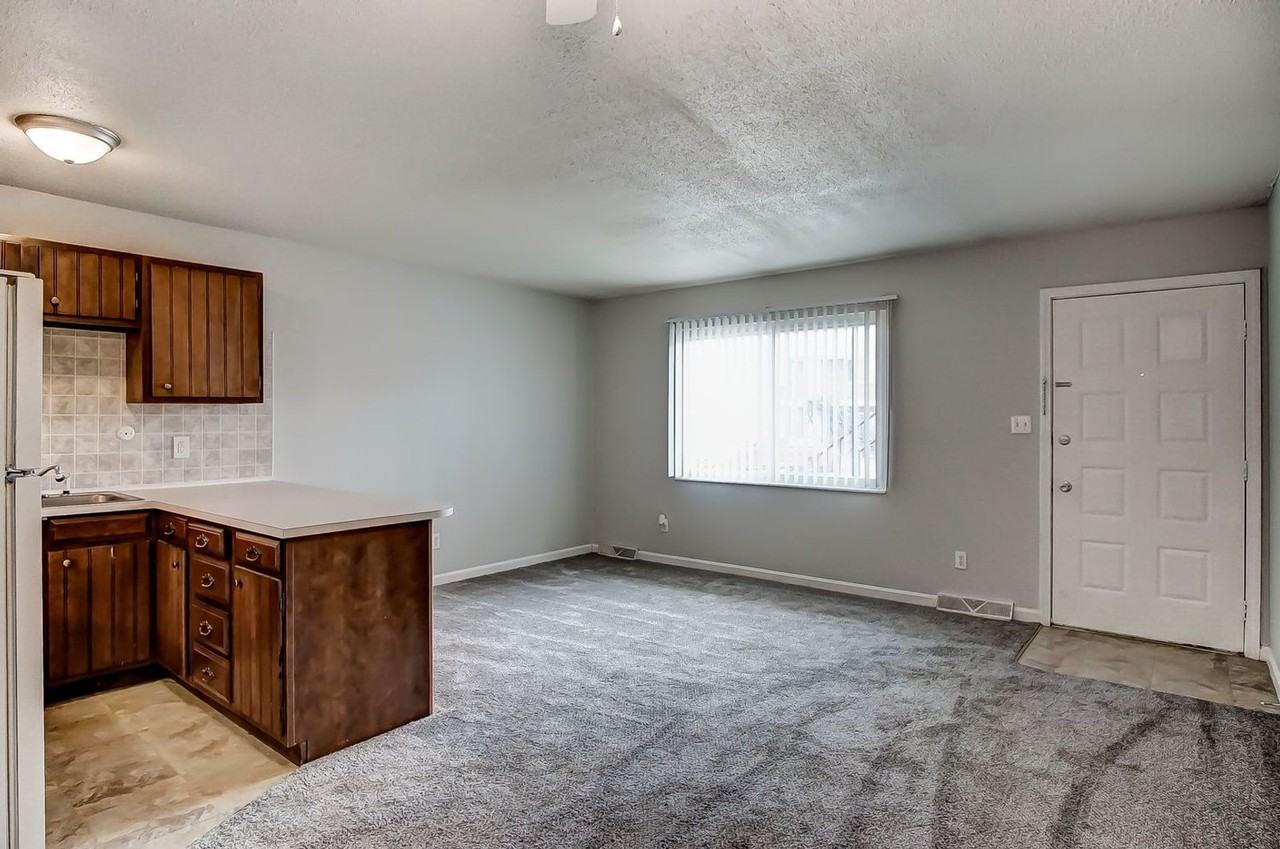 309 Green Valley Dr #70 - Photo 3 of 9