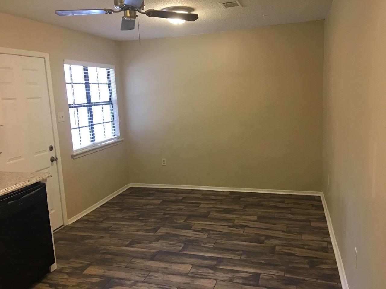 1714 Marilyn Dr - Photo 4 of 17