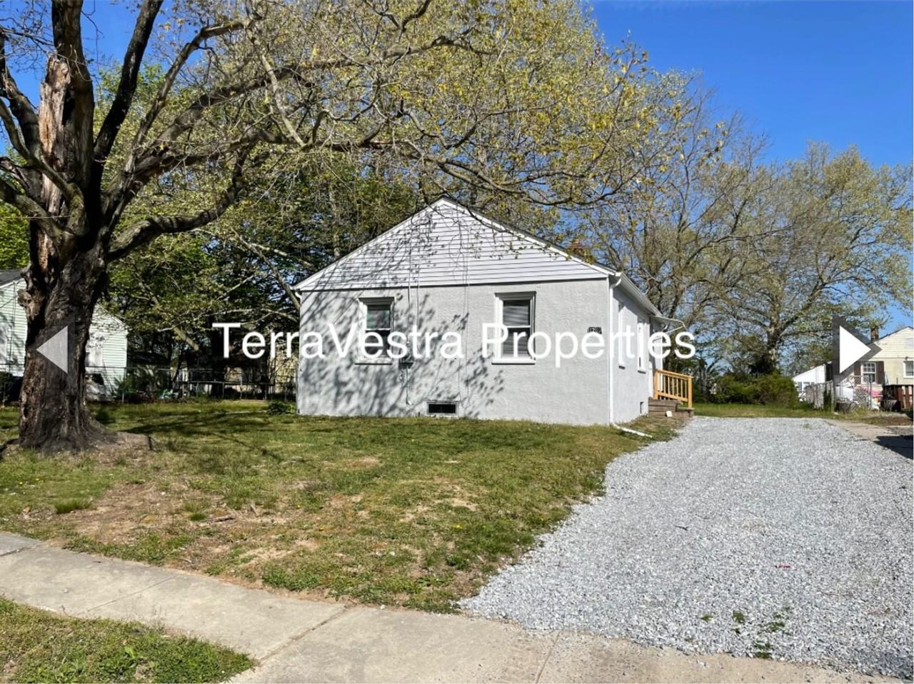 1207 1st Ave - Photo 2 of 15