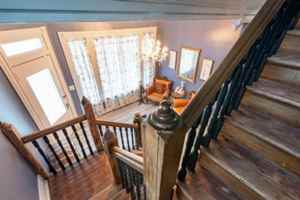 featured image of 740 W 5th St