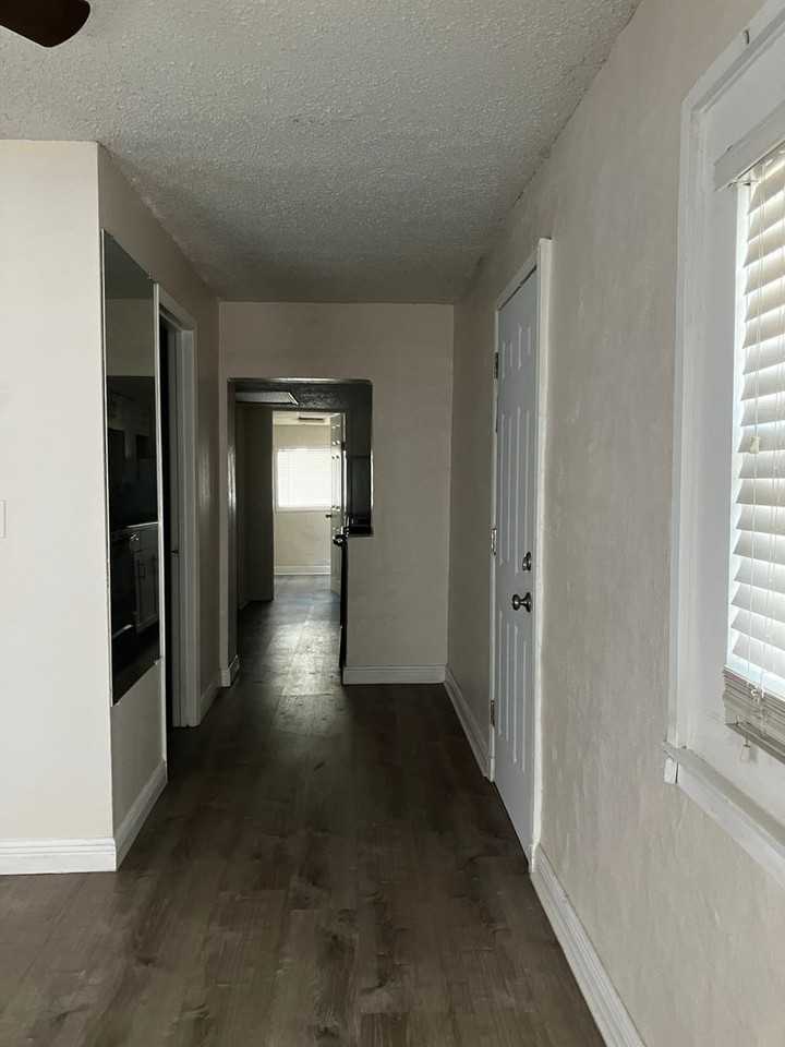 238 1/2 N Beach St - Photo 7 of 20