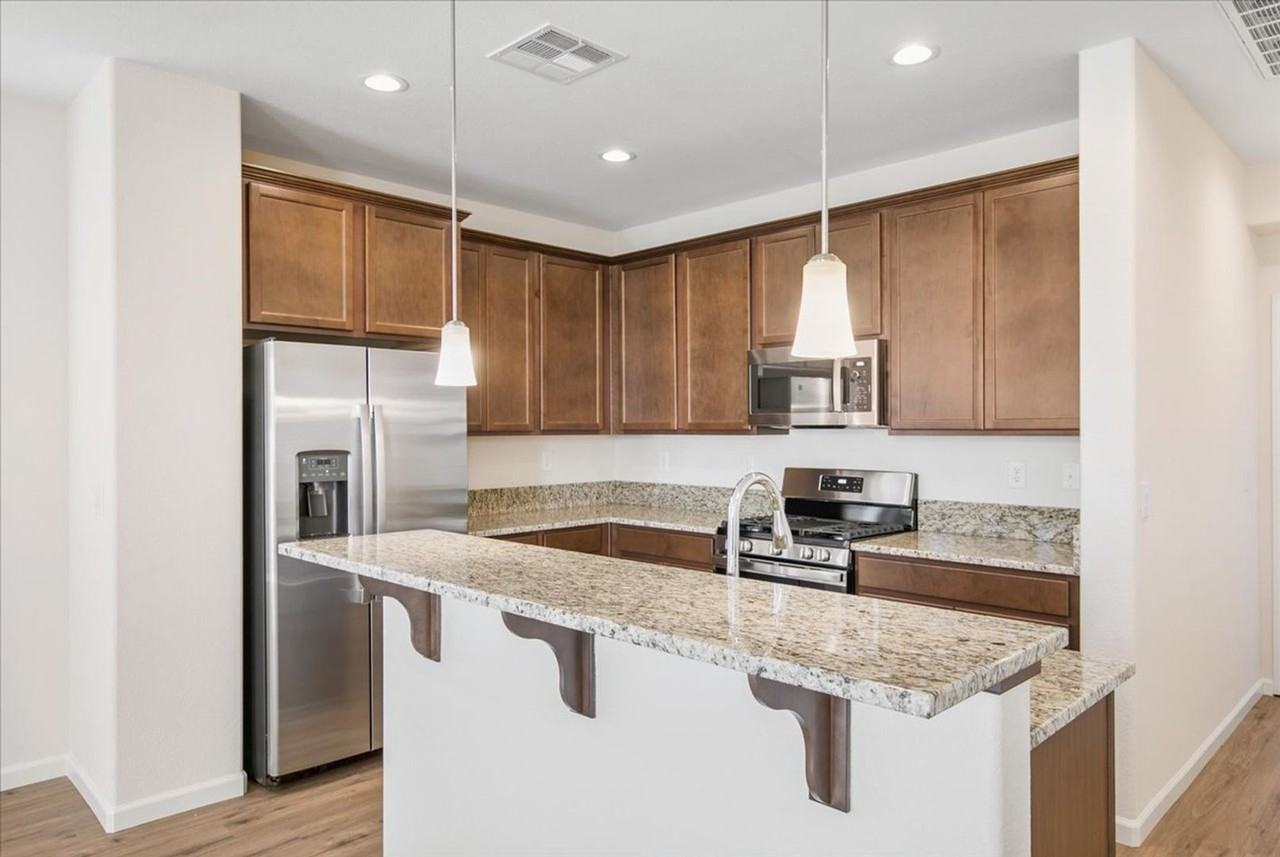 2244 Shady Canyon Dr - Photo 4 of 36