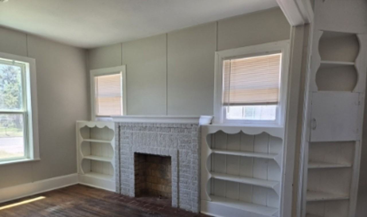 2116 20th St - Photo 3 of 8