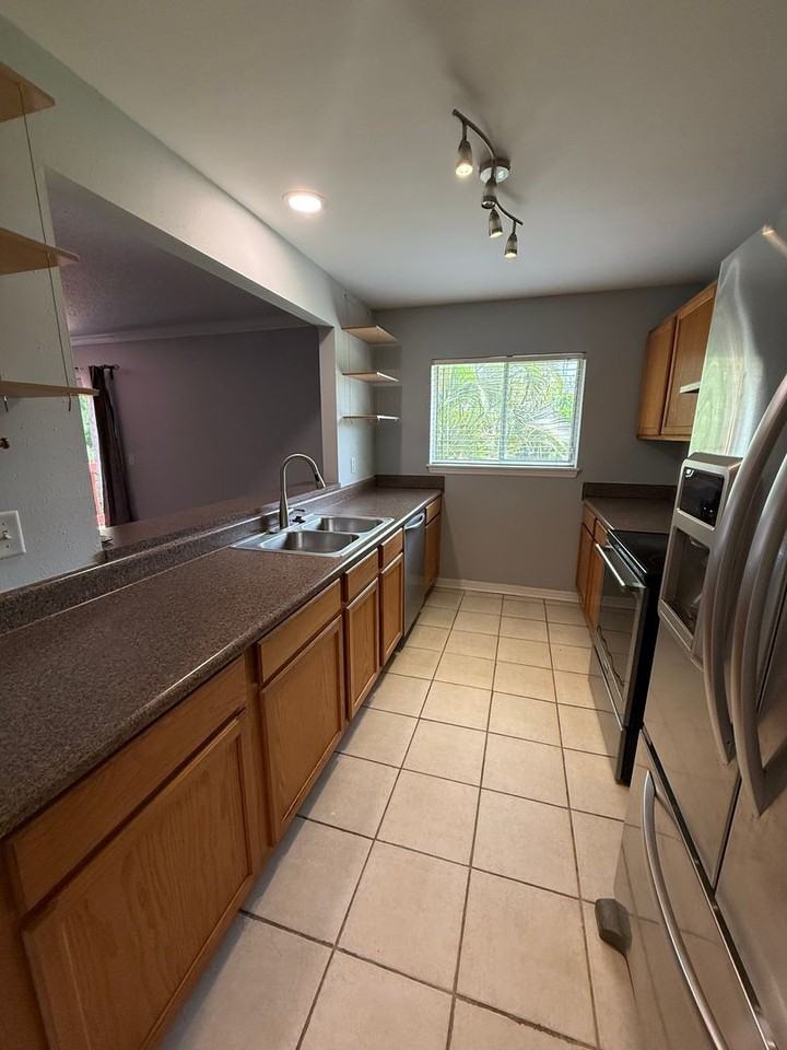 1869 Toucan Way - Photo 7 of 18