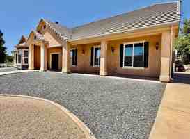featured image of 1425 S Staghorn