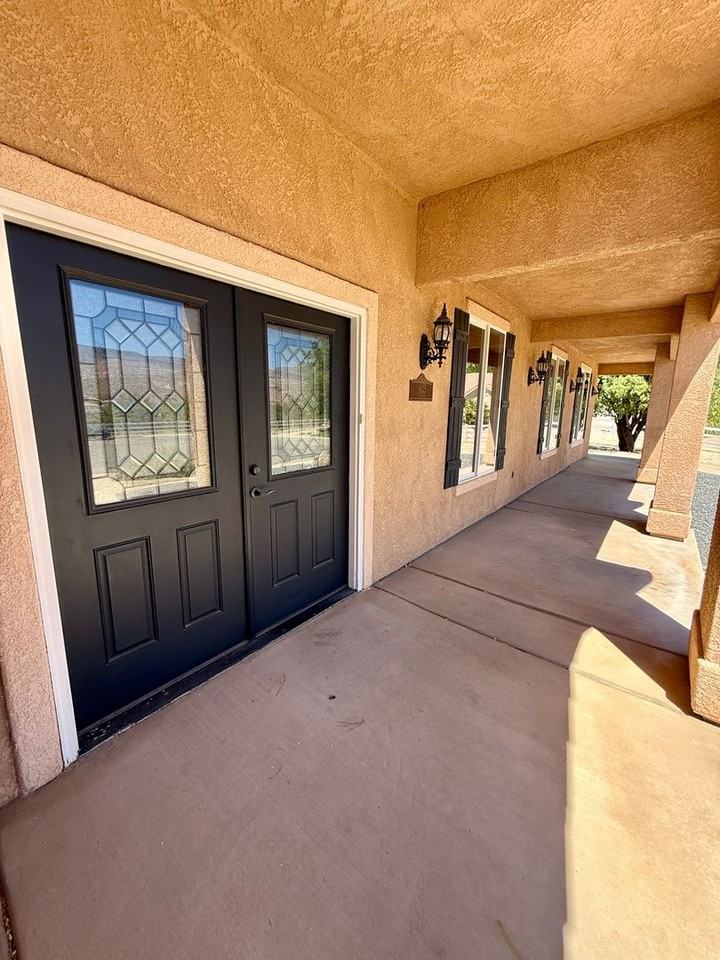 1425 S Staghorn - Photo 7 of 38