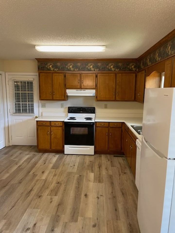 142 Ashlin Woods Dr Ne - Photo 2 of 14