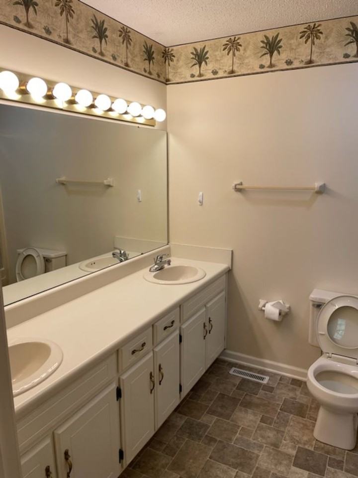 142 Ashlin Woods Dr Ne - Photo 3 of 14