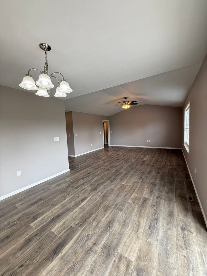 185 Bald Cypress Ct - Photo 3 of 33