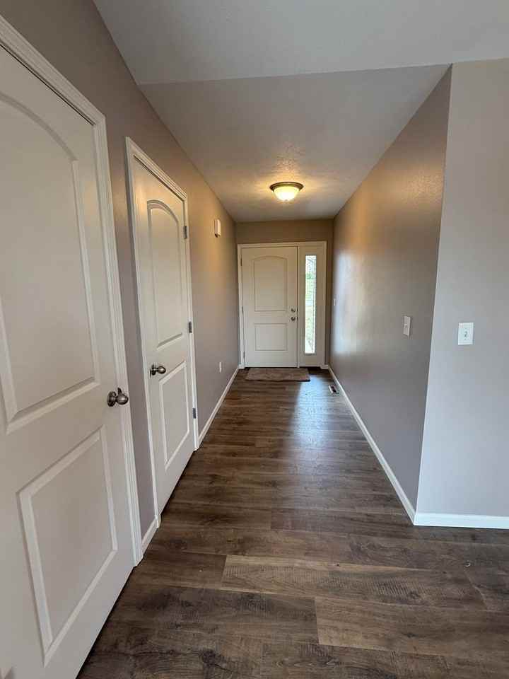 185 Bald Cypress Ct - Photo 2 of 33