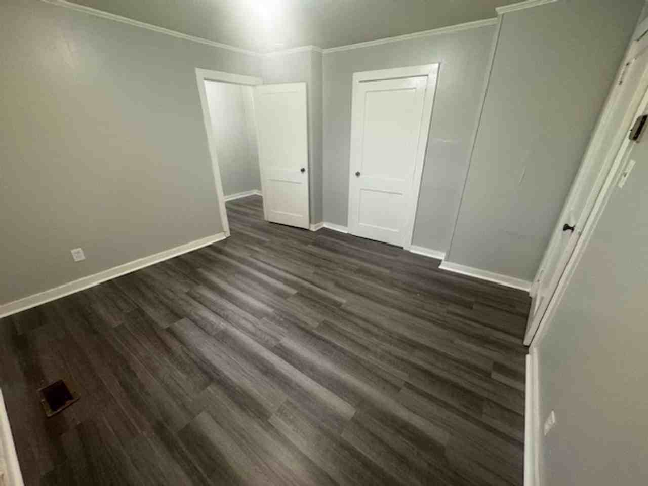 143 Turner St - Photo 3 of 8