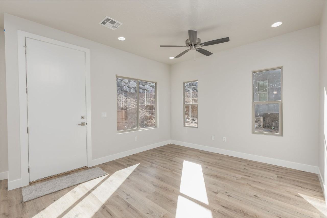 2023 W 380 S - Photo 2 of 25