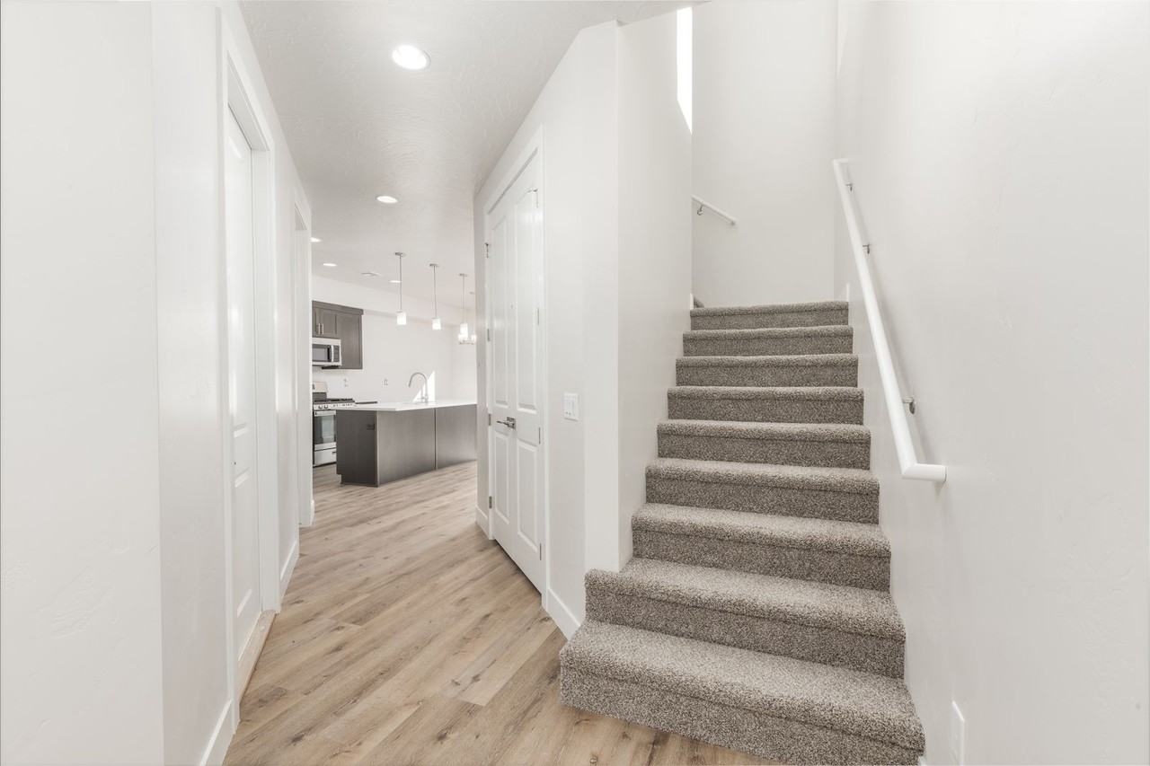 2023 W 380 S - Photo 5 of 25