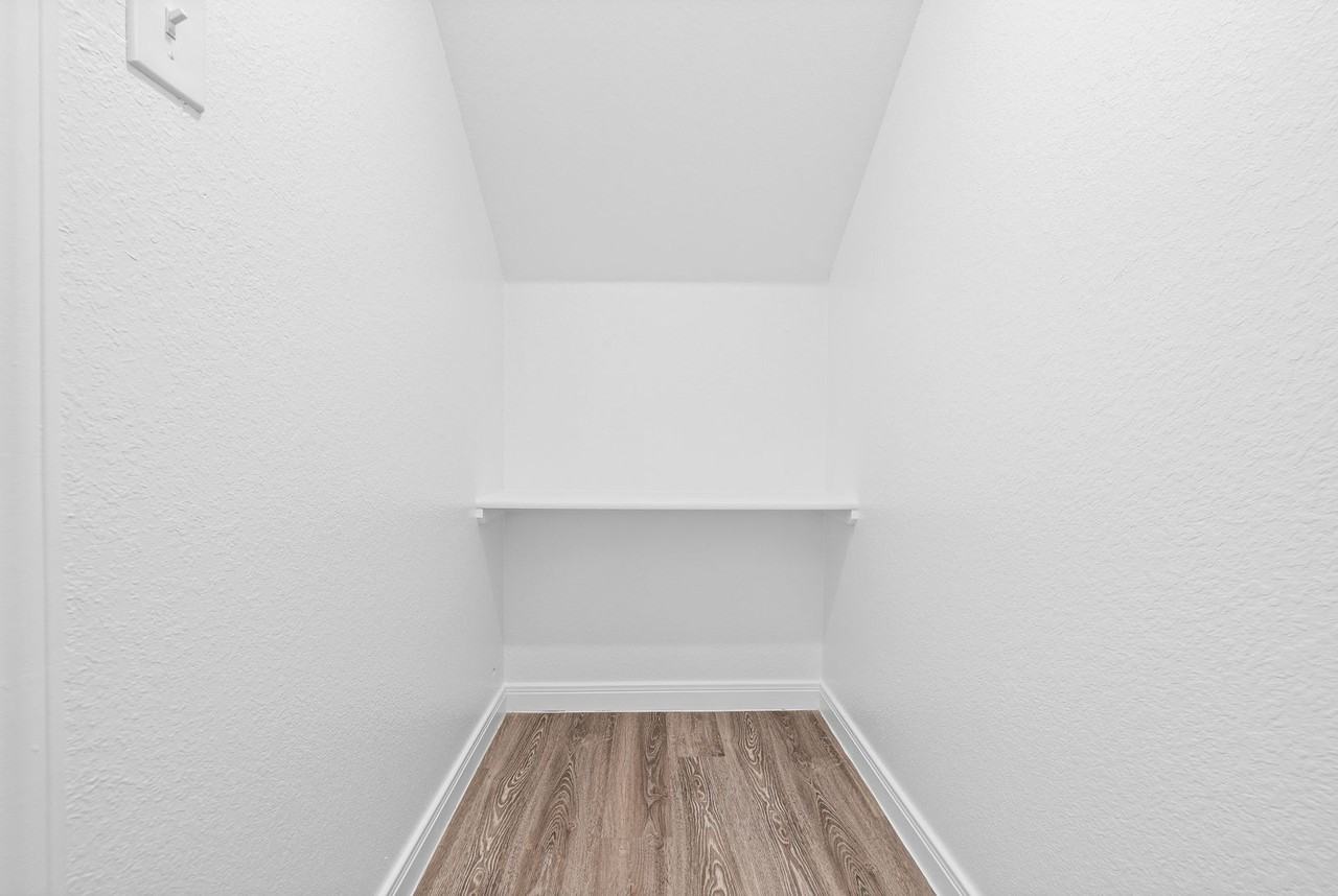 742 Meiomi Dr - Photo 5 of 9