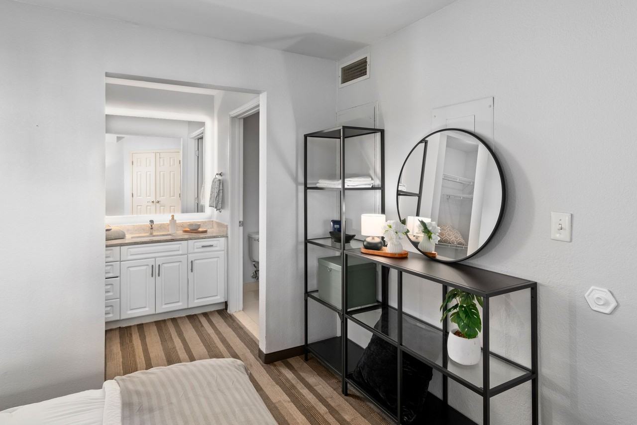 Bridgewater Court - Photo 5 of 16